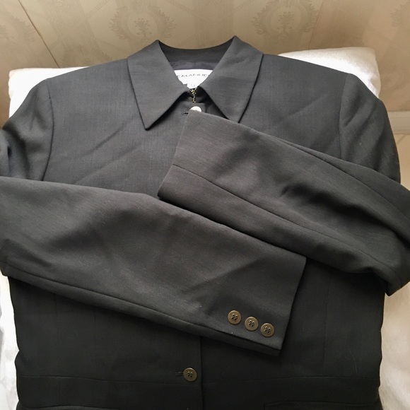 Regal “Emanuel Ungaro” military style jacket!!🥀 - Picture 5 of 8